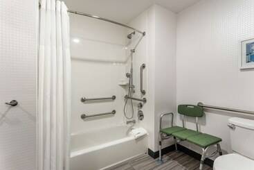 هتل Hampton Inn Oakland Downtown City Center