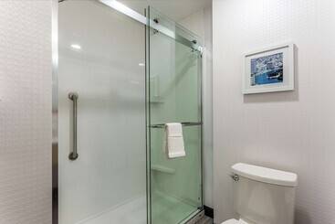 هتل Hampton Inn Oakland Downtown City Center
