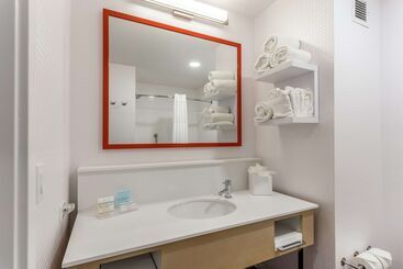 هتل Hampton Inn Oakland Downtown City Center