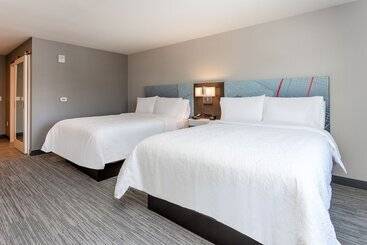 هتل Hampton Inn Oakland Downtown City Center