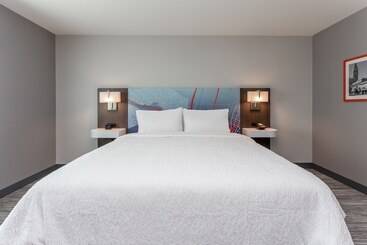 هتل Hampton Inn Oakland Downtown City Center