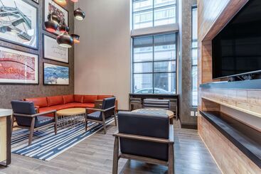 هتل Hampton Inn Oakland Downtown City Center