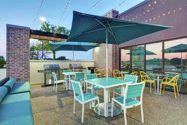 هتل Home2 Suites By Hilton Bettendorf Quad Cities