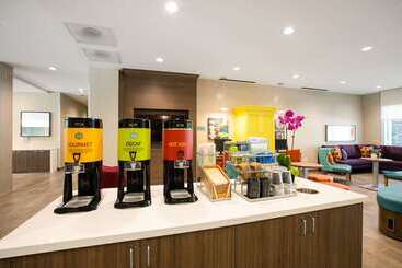 هتل Home2 Suites By Hilton Carlsbad