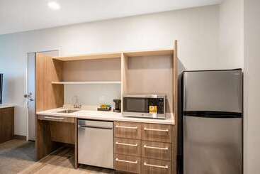 هتل Home2 Suites By Hilton Carlsbad