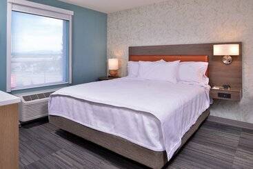 هتل Home2 Suites By Hilton Portland Airport Or