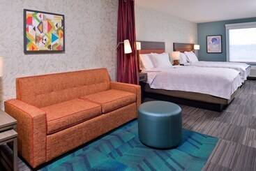 هتل Home2 Suites By Hilton Portland Airport Or