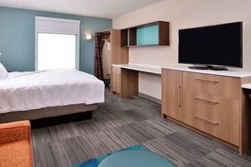 هتل Home2 Suites By Hilton Portland Airport Or