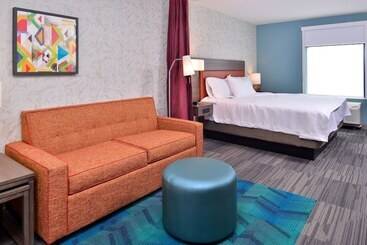 هتل Home2 Suites By Hilton Portland Airport Or