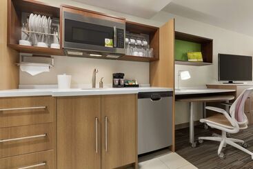 هتل Home2 Suites By Hilton Portland Airport Or