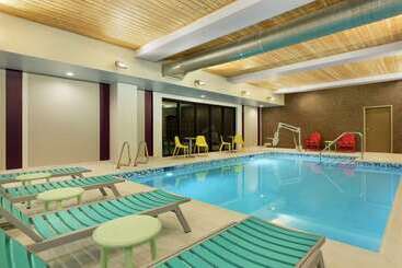هتل Home2 Suites By Hilton Portland Airport Or