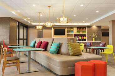 هتل Home2 Suites By Hilton Portland Airport Or