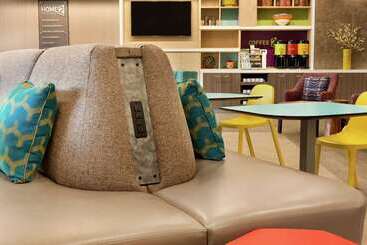 هتل Home2 Suites By Hilton Portland Airport Or