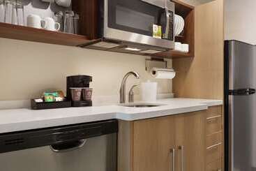 هتل Home2 Suites By Hilton Portland Airport Or