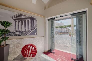 NH Collection Roma Fori Imperiali - Rome
