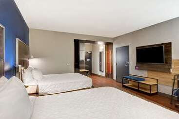 هتل Tru By Hilton Idaho Falls