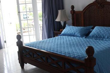 Beachcomber Club Resort - Negril