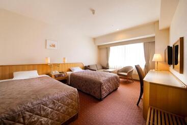 هتل Crown Palais Hamamatsu