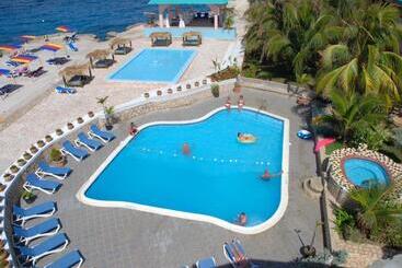 هتل Samsara Cliff Resort