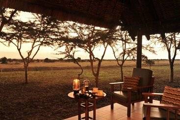 هتل Sweetwaters Serena Camp