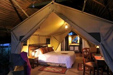 هتل Sweetwaters Serena Camp