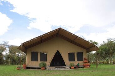 هتل Sweetwaters Serena Camp