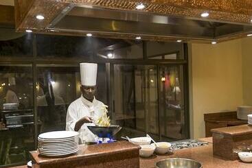 هتل Sweetwaters Serena Camp