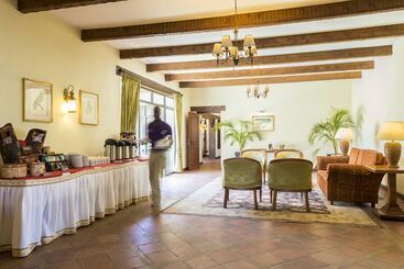هتل Sweetwaters Serena Camp