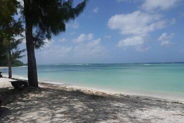 هتل Aquarius Beach Tower