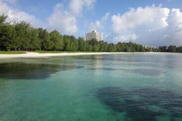 هتل Aquarius Beach Tower