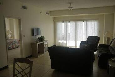 هتل Aquarius Beach Tower