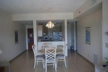 هتل Aquarius Beach Tower