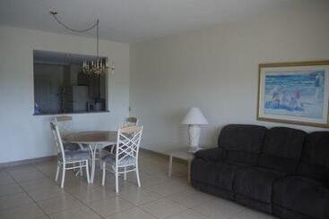 هتل Aquarius Beach Tower