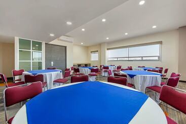 هتل Comfort Inn Queretaro