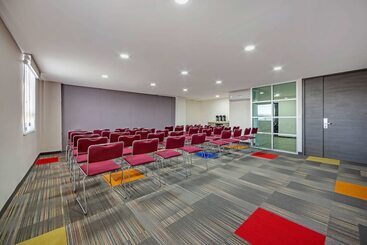هتل Comfort Inn Queretaro