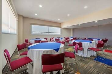 هتل Comfort Inn Queretaro