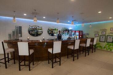 هتل Los Angeles Locos   All Inclusive