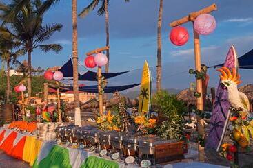 هتل Los Angeles Locos   All Inclusive