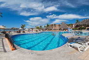 هتل Los Angeles Locos   All Inclusive