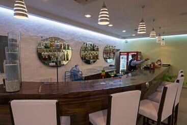 هتل Los Angeles Locos   All Inclusive