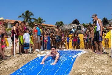 هتل Los Angeles Locos   All Inclusive