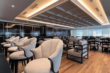 هتل Puteri Wing  Riverside Majestic