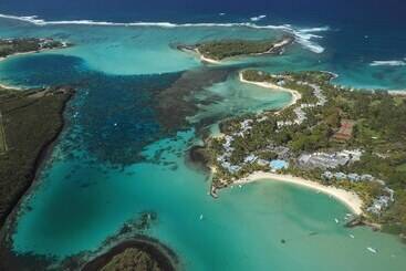 هتل Shandrani Beachcomber Resort & Spa
