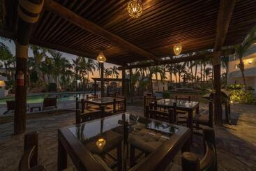 هتل & Suites El Moro