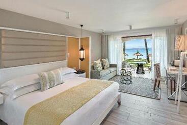 Курорт Constance Belle Mare Plage