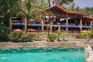 Chan Kah Resort Village Convention Center & Maya Spa
