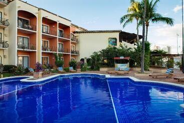 Flamingo Vallarta Hotel & Marina