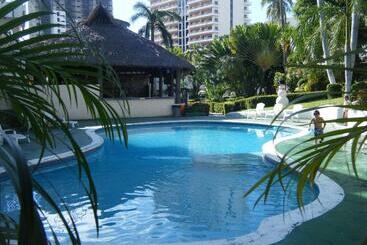هتل El Tropicano