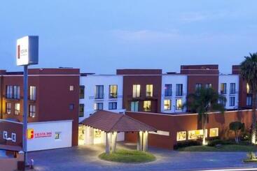 酒店 Fiesta Inn Leon