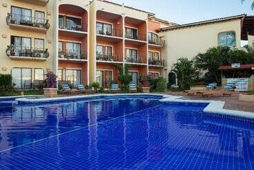 Flamingo Vallarta Hotel & Marina